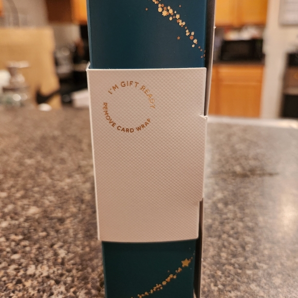 No 7 Protect & Perfect Gift Set - Picture 2 of 4